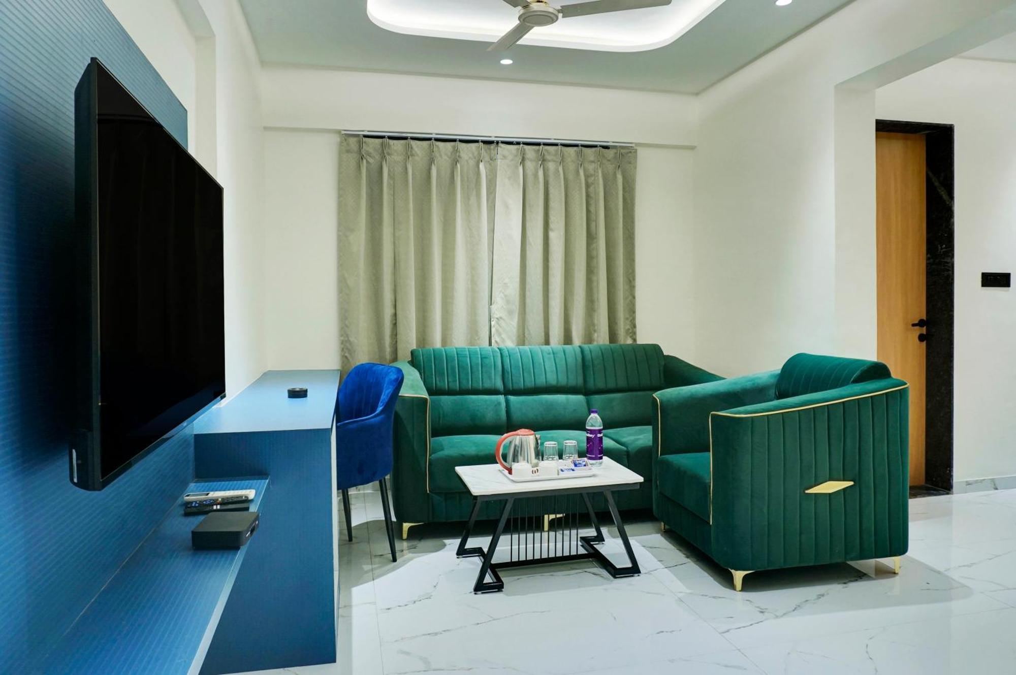 Palm Suites Baner- Indian Nationals Only Pune Exterior foto